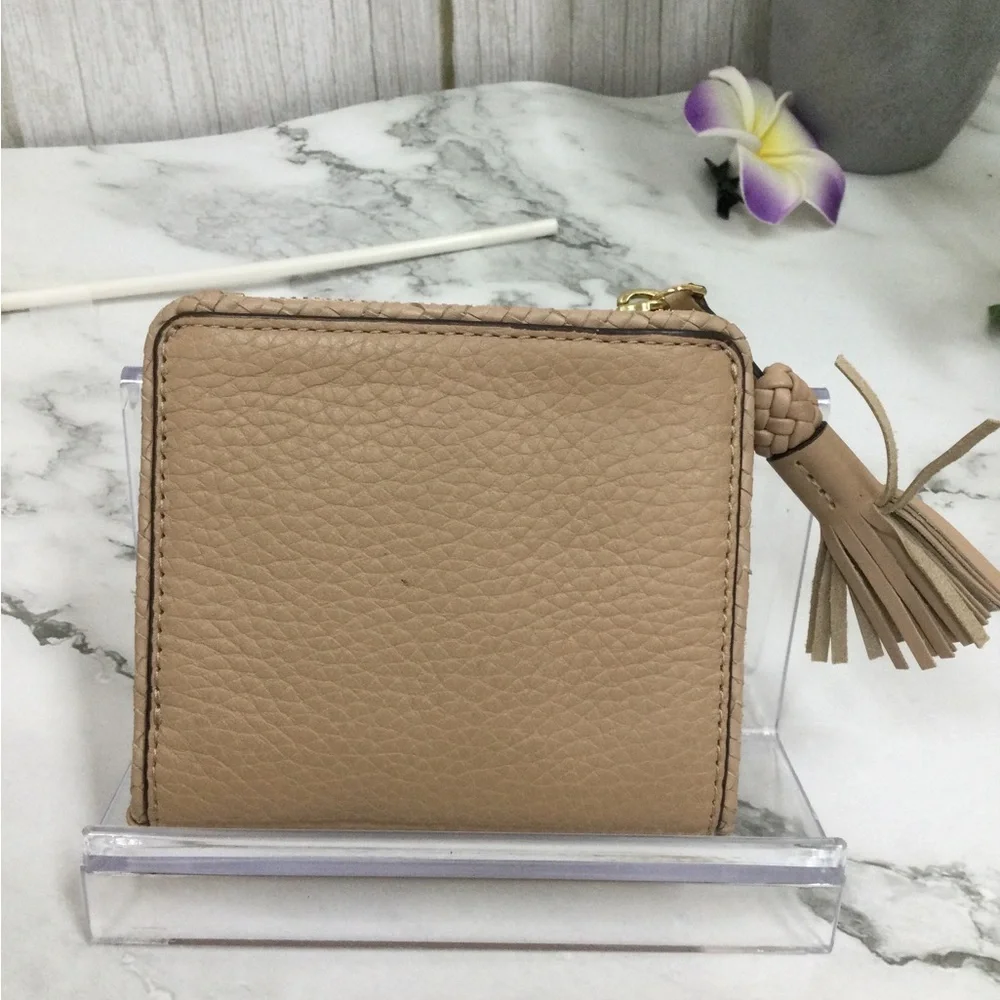 GUC Tory Burch Thea Beige Pebbled Leather Zip Wallet with Tassel
